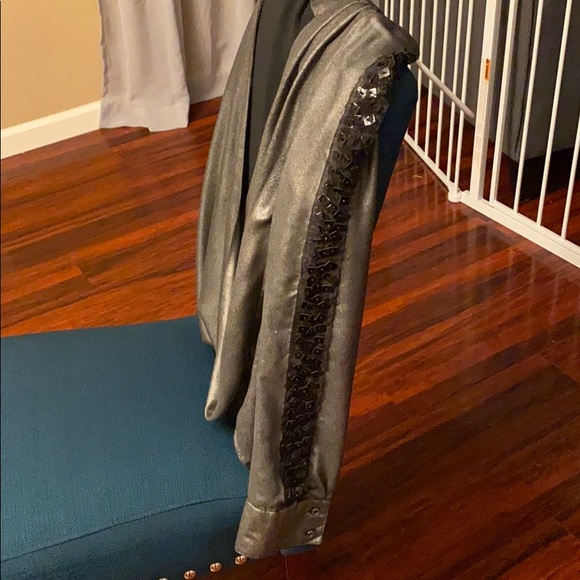 Grey blouse - Picture 2 of 3